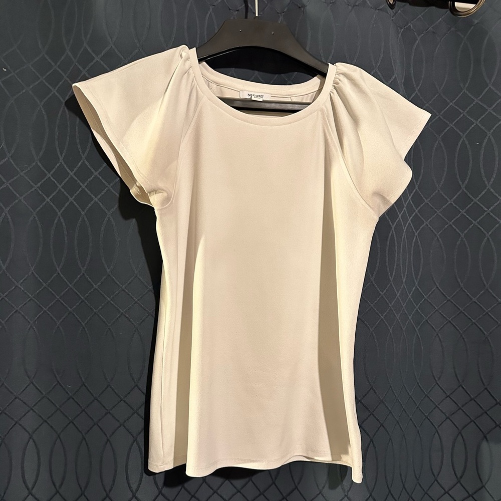 Cute White Nine West Top sz S!
